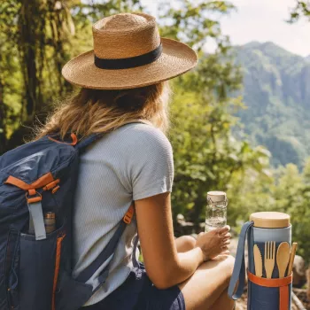 Eco-Friendly Traveler: Meaning & Practical Trip Habits